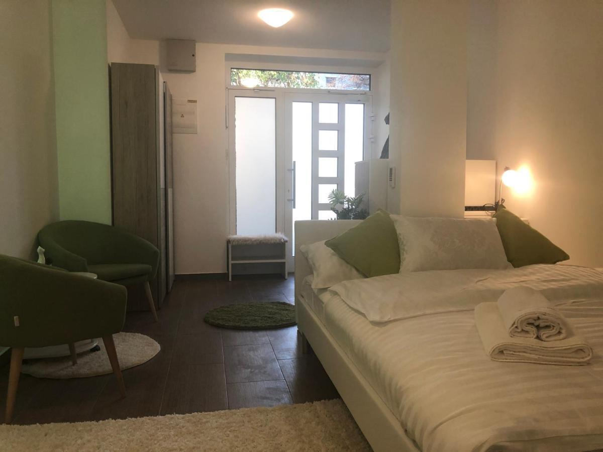 Appartement Luxury Central Studio Under The Castle à Ljubljana Extérieur photo